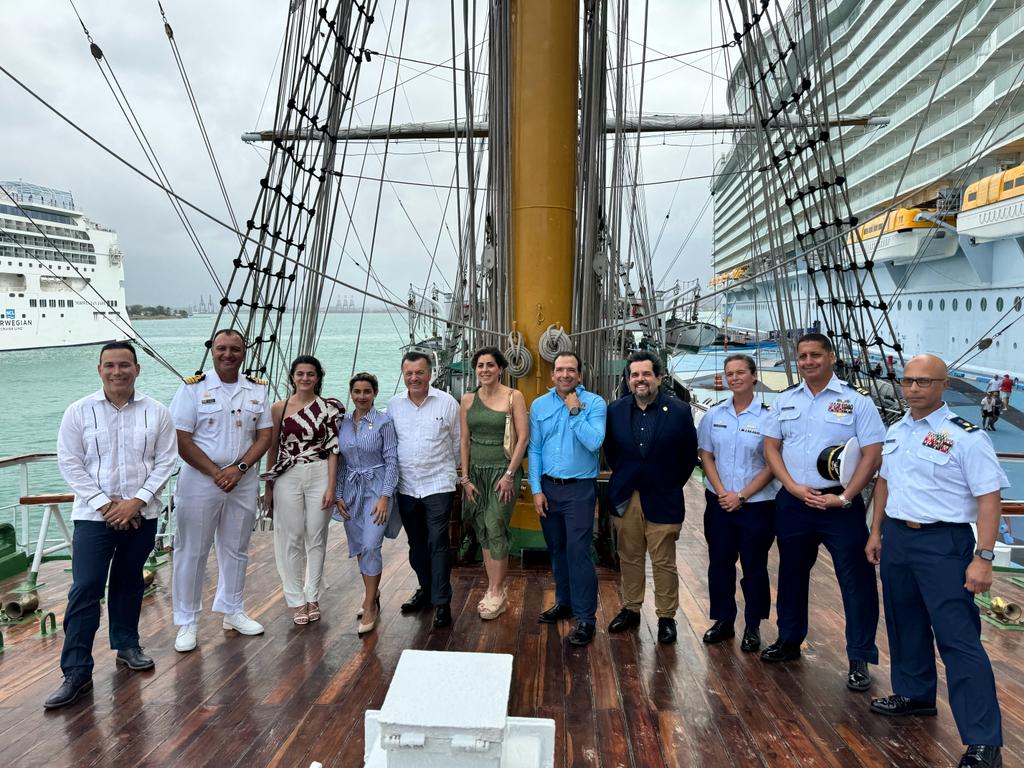 Visita del Buque Escuela ARC “Gloria” a San Juan, Puerto Rico